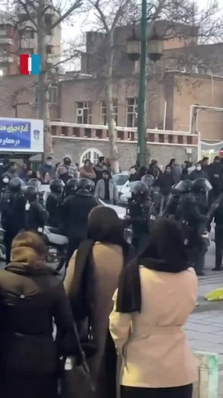 2 Khung Hoang Lam Phat Bao Mon Vi Tien Nguoi Dan Iran