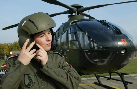 Từ thư ký đến cấp tướng: Hành trình phụ nữ gia nhập Quân đội Liên bang Đức