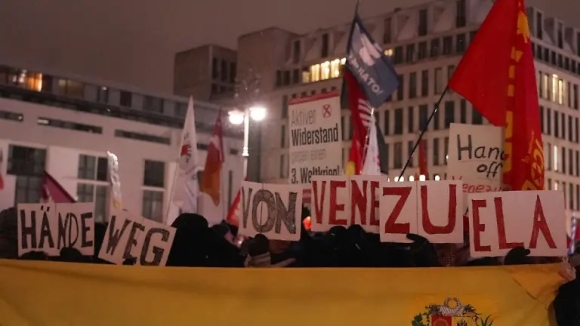 1 Tinh Hinh Venezuela Ngay 03012026 My Doi Mat Voi Lan Song Phan Doi Quoc Te Va Cao Buoc Lua Doi Quoc Hoi