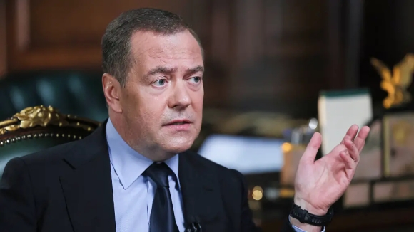 1 Dmitry Medvedev Goi Y Ve Kich Ban Bat Giu Thu Tuong Duc Friedrich Merz