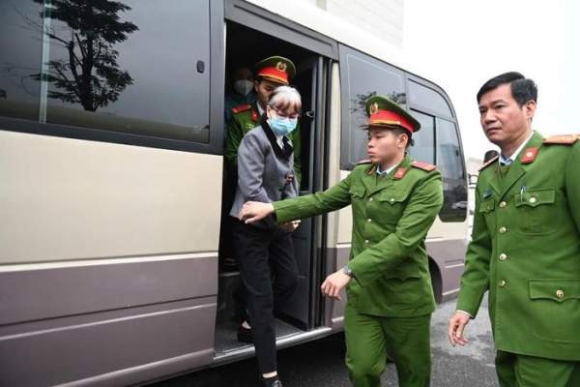 8 Canh Sat Dan Giai Hai Cuu Cuc Truong Cuc An Toan Thuc Pham Den Toa