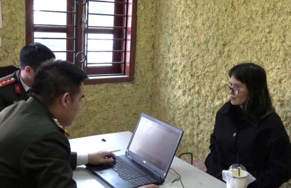 1 Facebooker Hoang Thi Hong Thai Bi Bat Giam  Ve Hanh Vi Tuyen Truyen Chong Pha Nha Nuoc