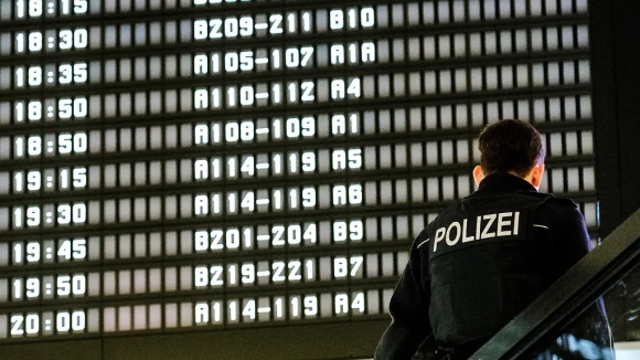 1 Duc Ngan Chan Am Muu Khung Bo Tai San Bay Khi Cac Nghi Pham Chuan Bi Sang Syria