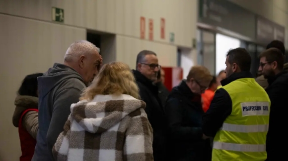 3 Be Gai 6 Tuoi Song Sot Than Ky Sau Tham Kich Tau Hoa Tai Tay Ban Nha