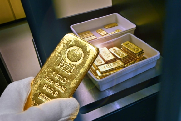 1 Tranh Luan Tai Duc Ve Viec Hoi Huong Vang Du Tru Tu My