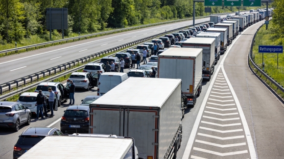 Những quy tắc sống còn khi gặp cảnh tắc đường trên cao tốc tại Đức
