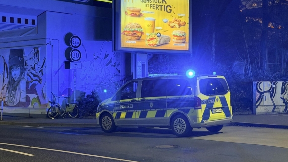 1 Nhan Vien Tau Dien Bi Nhom Thanh Nien Hanh Hung Tai Bochum