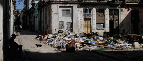 1 Havana Dang Ngap Trong Rac Thai Nhung Hinh Anh Nay Cho Thay Hau Qua Cua Lenh Trung Phat Cua My Doi Voi Cuba