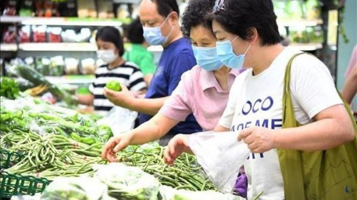 1 Thi Truong Hang Hoa Mung 6 Tet Tro Lai Binh Thuong