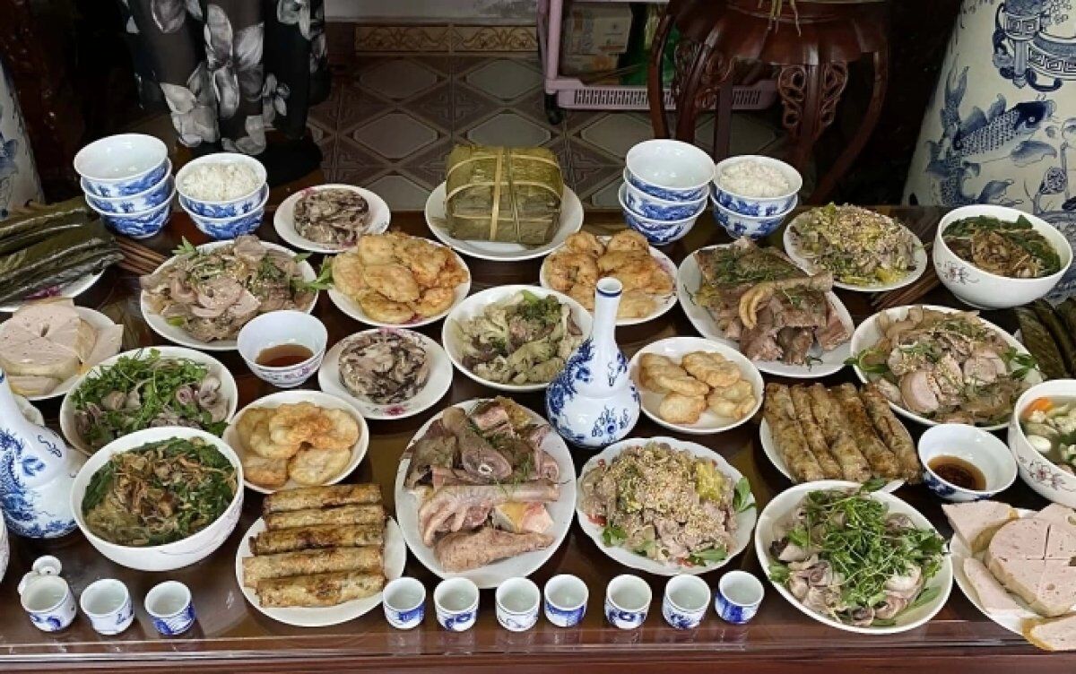 Nhập viện vì cỗ Tết 'hâm đi nấu lại'