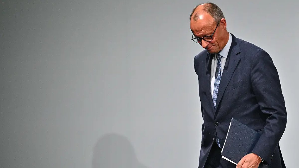 1 Canh Sat Dieu Tra Hang Loat Vu Xuc Pham Thu Tuong Friedrich Merz Tren Mang Xa Hoi