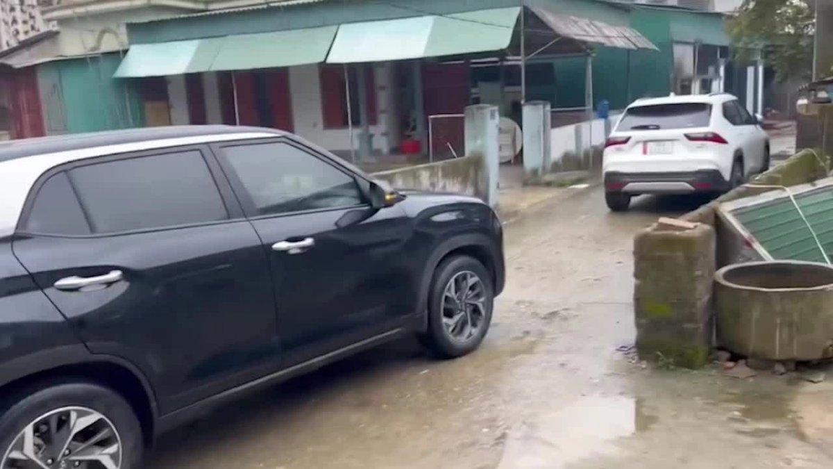 3 Nguoi Lai Oto Khoa Duoi Xe Khac O Ha Tinh Bi Khoi To