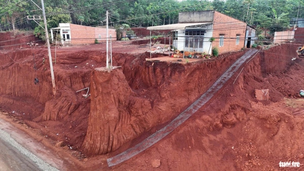 2 Vu Ha Cot Nen Khien Nha Dan Cheo Leo Ban Quan Ly Du An Dong Nai Len Tieng