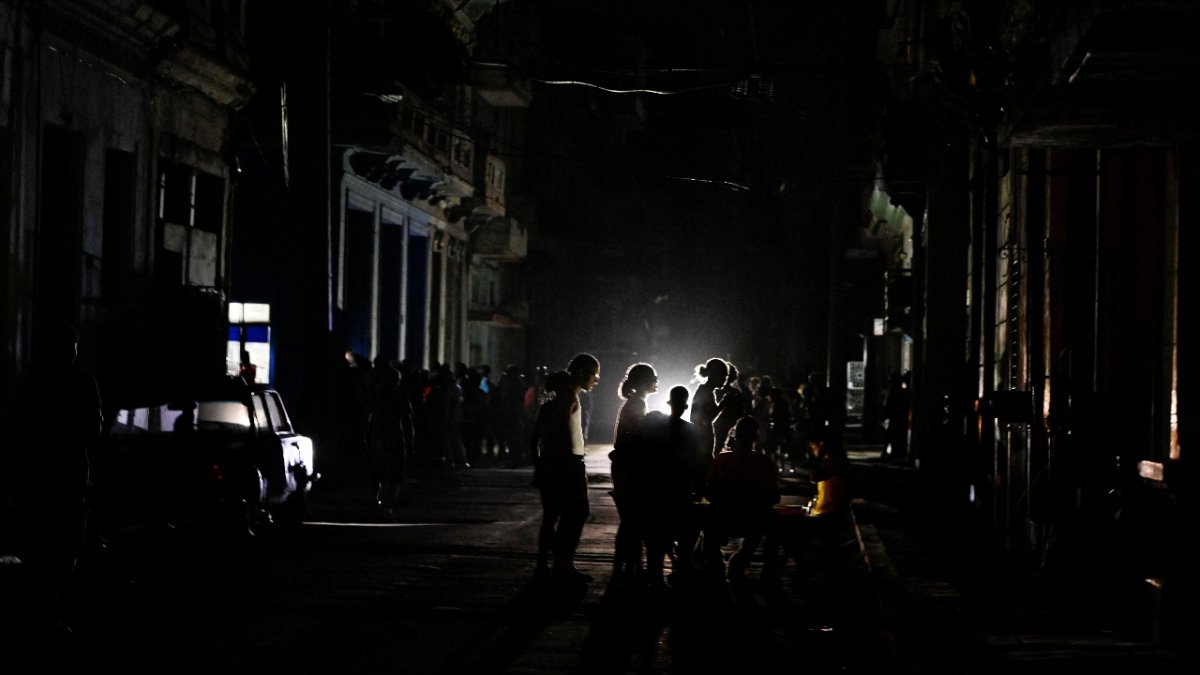 2 Cuba Doi Mat Voi Khung Hoang Nang Luong Nghiem Trong Khi He Thong Dien Quoc Gia Te Liet