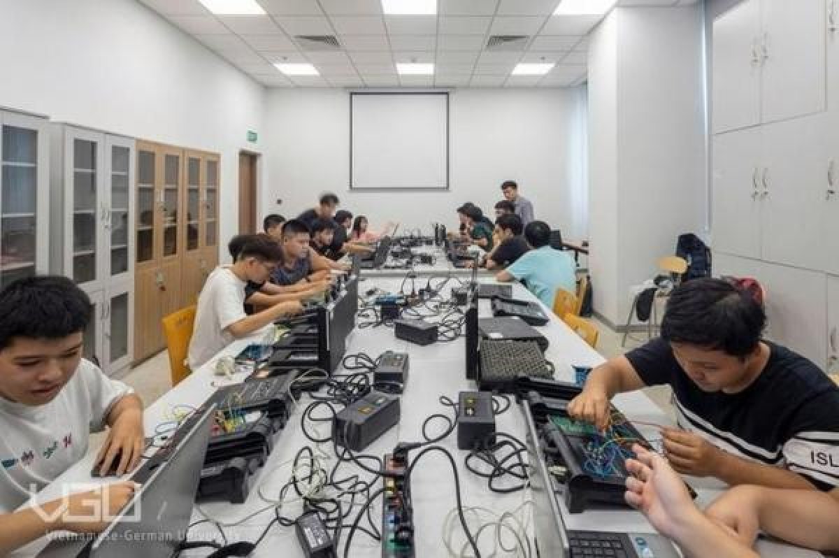 1 Nhieu Truong Dai Hoc O Viet Nam Dong Loat Tang Hoc Phi