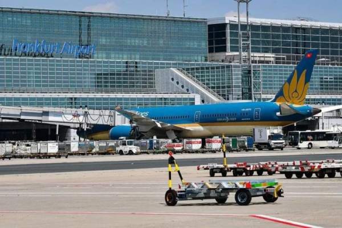 2 Xung Dot Trung Dong Day Chi Phi Duong Sat Hang Khong Va Logistics Tang