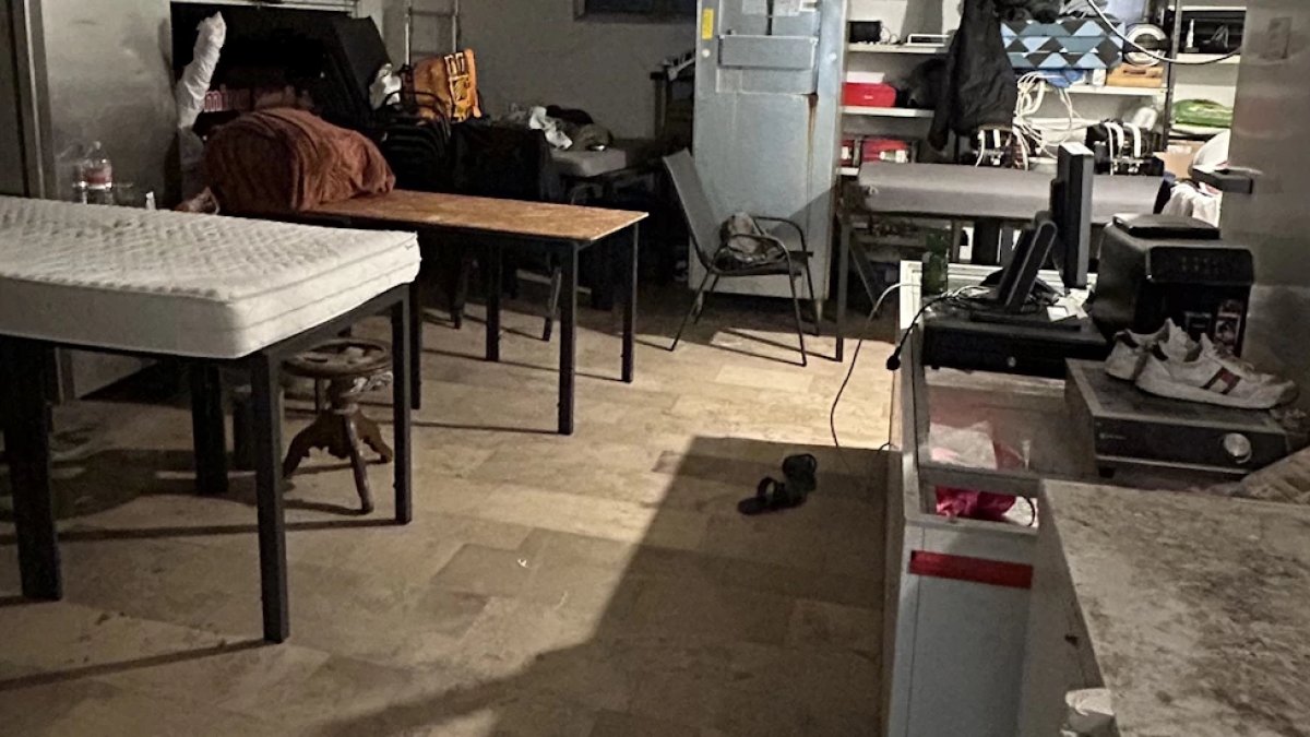 1 Phat Hien Nhieu Nguoi Viet Lao Dong Bat Hop Phap Tai Bielefeld Trong Dieu Kien Toi Te