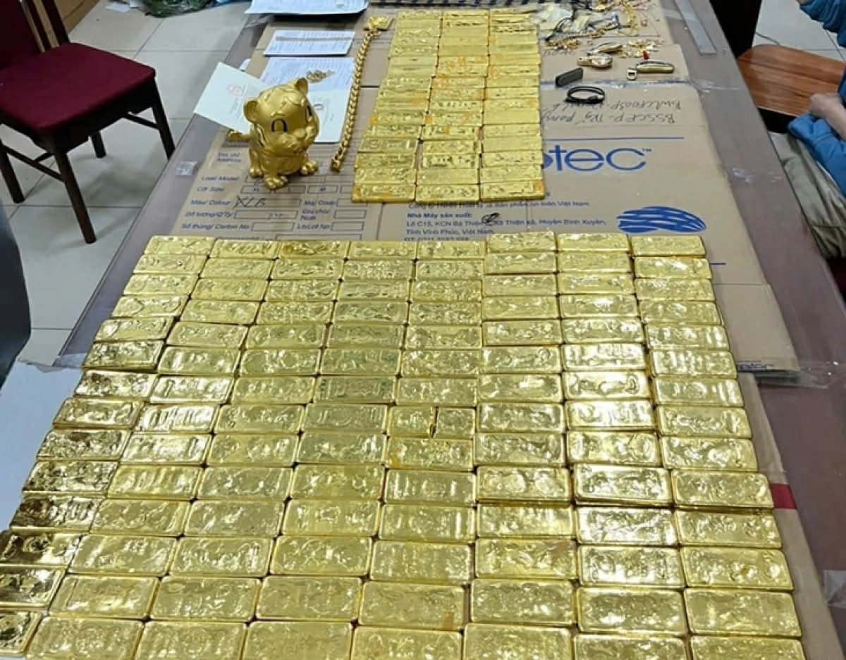 2 Bo Cua Mr Pips Nho Nguoi Chay Benh An Tam Than Cho Con Va Bi Lua Tien Ti