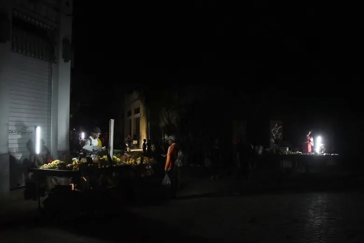 4 Cuba Ben Bo Vuc Sup Do Khi Ap Luc Tu My Dat Den Dinh Diem