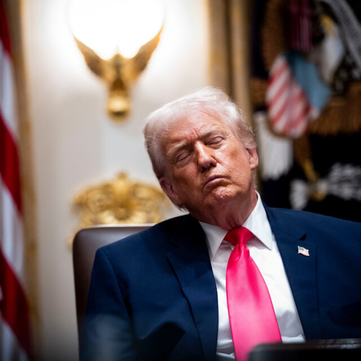 Trump hoãn không kích các cơ sở năng lượng của Iran sau các cuộc đàm phán tích cực