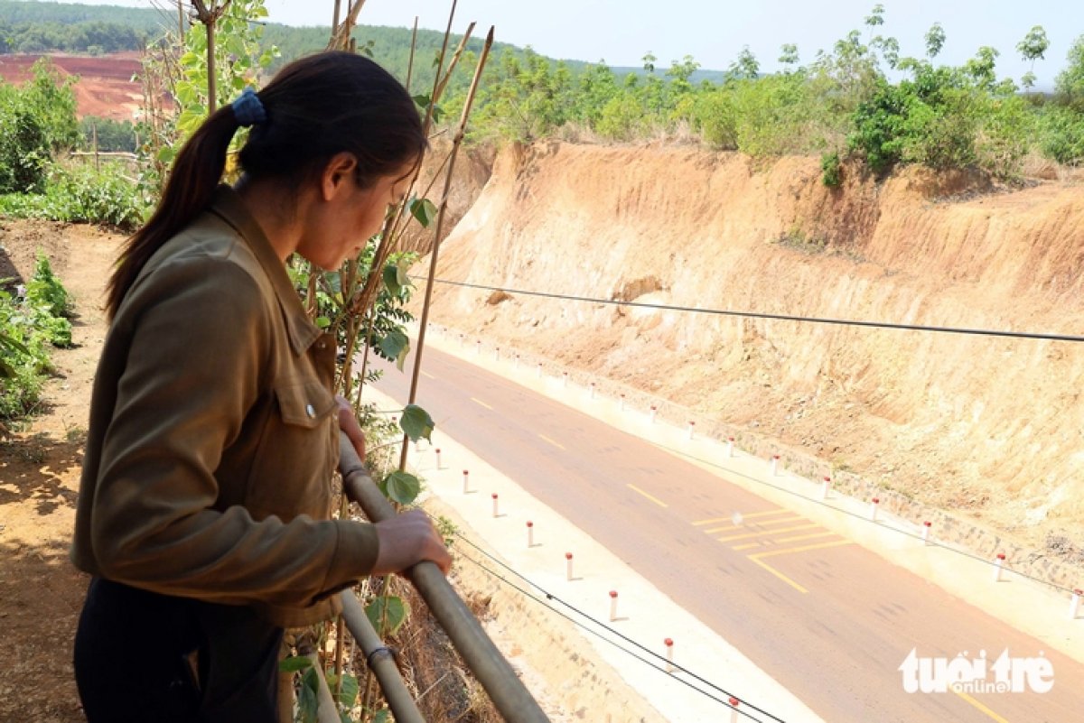 1 Them Du An Ha Cot Nen O Dong Nai Khien Nha Dan Cheo Leo Tren Dinh Doi