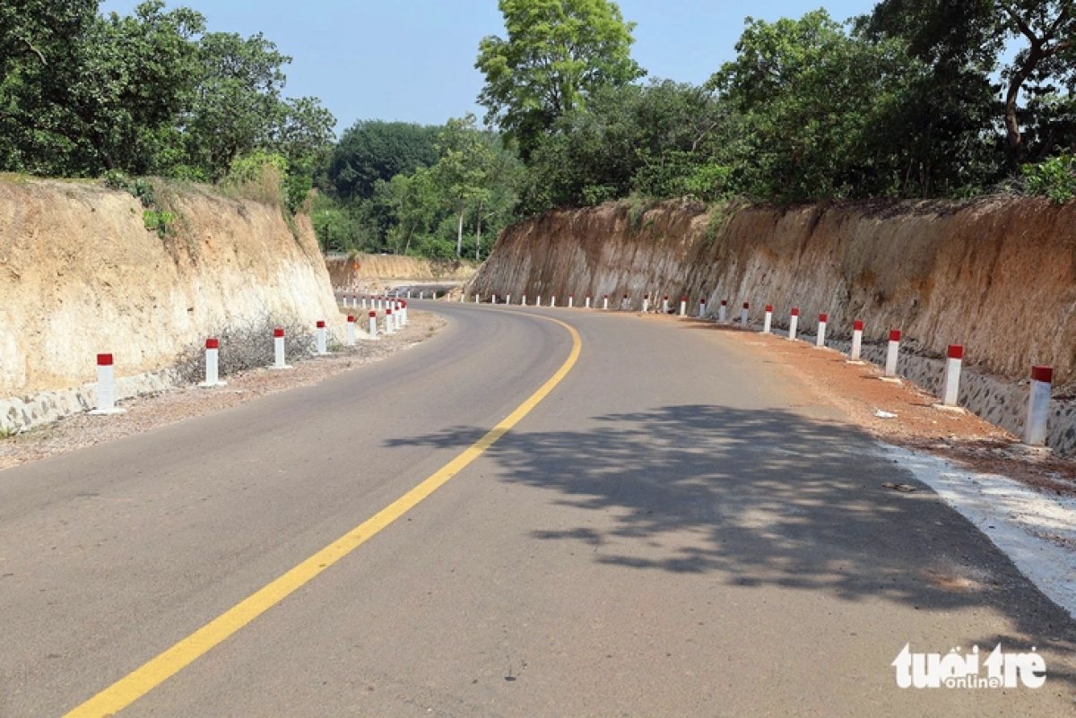 4 Them Du An Ha Cot Nen O Dong Nai Khien Nha Dan Cheo Leo Tren Dinh Doi