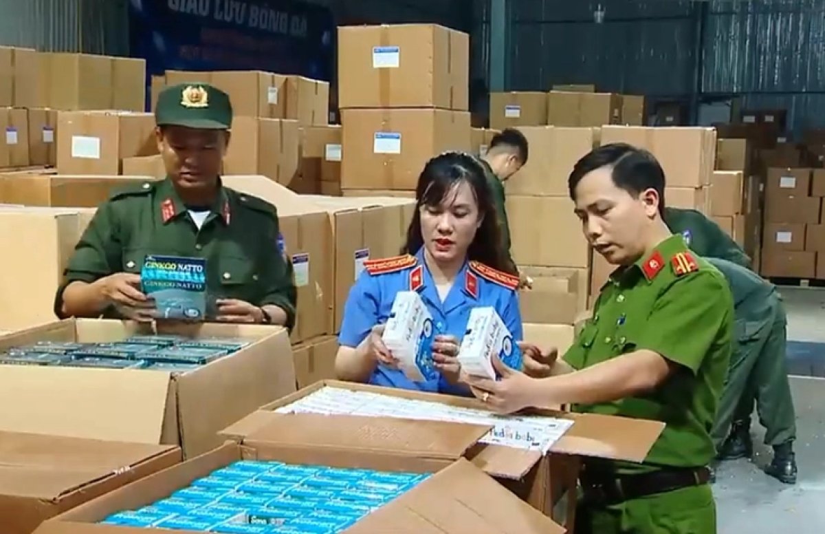 2 Trum Duong Day Thuc Pham Chuc Nang Gia Cho Tre Em Nguoi Gia Bi Cao Buoc Thu Loi 264 Ti