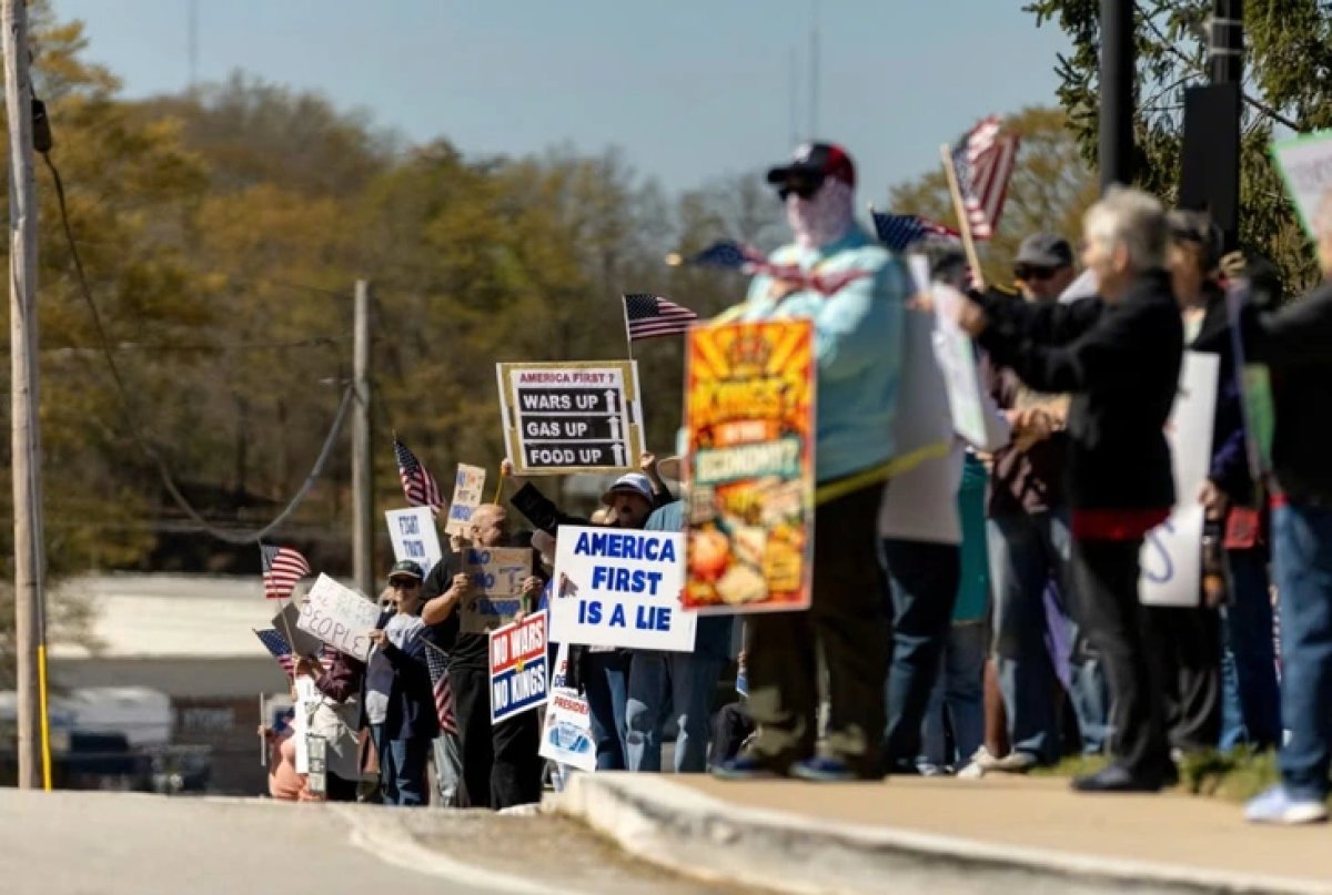 6 Hang Trieu Nguoi My Bieu Tinh No Kings Tai 50 Bang Phan Doi Ong Trump Va Chien Tranh Iran