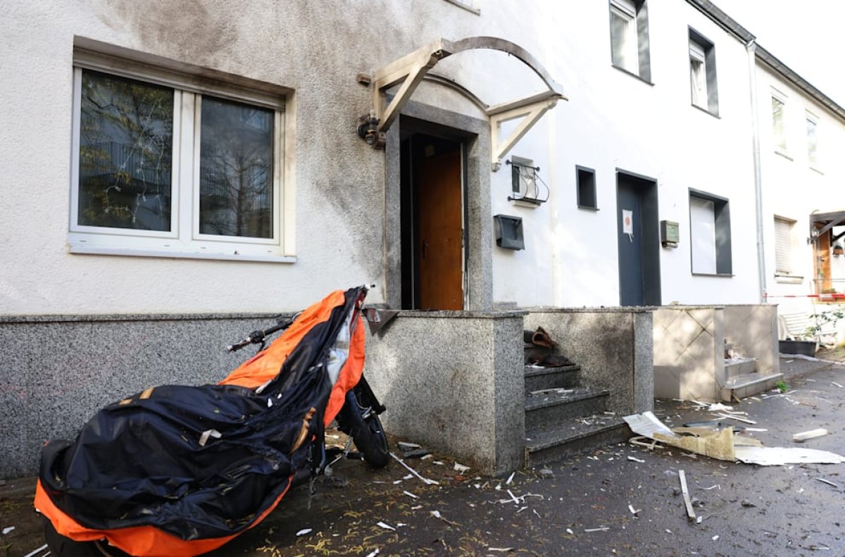 2 Vu No Bom Rung Dong Khu Dan Cu Tai Thanh Pho Bonn