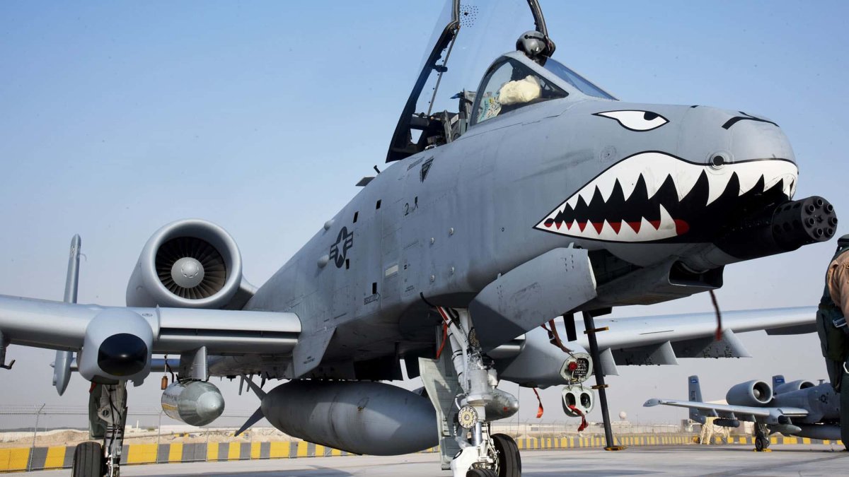 1 Cang Thang Tai Eo Bien Hormuz Khi My Lien Tiep Mat Hai May Bay Chien Dau