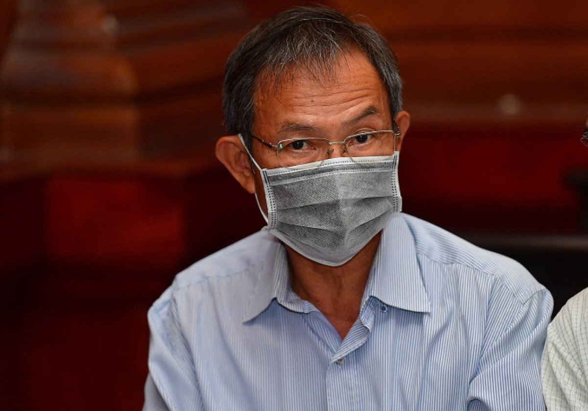 Cựu CEO Tập đoàn Cao su Việt Nam khai đã nhận 45 tỷ đồng 'trong valy, thùng rượu'