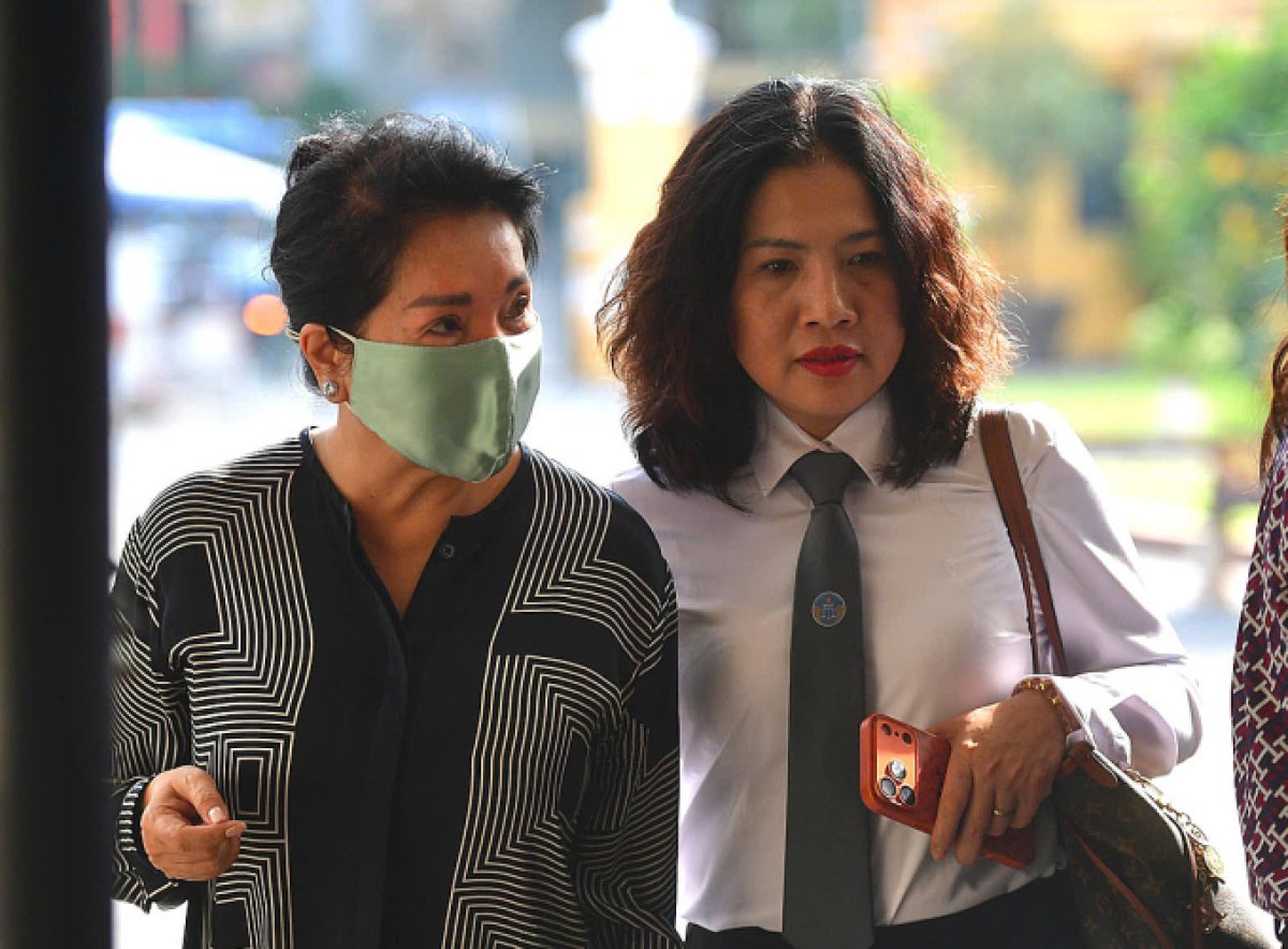 2 Cuu Ceo Tap Doan Cao Su Viet Nam Khai Da Nhan 45 Ty Dong Trong Valy Thung Ruou