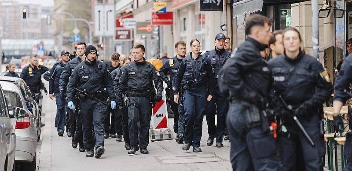 1 Canh Sat Va Hai Quan Munchen Dong Loat Ra Quan Truy Quet Toi Pham Tren Quy Mo Lon Chua Tung Co