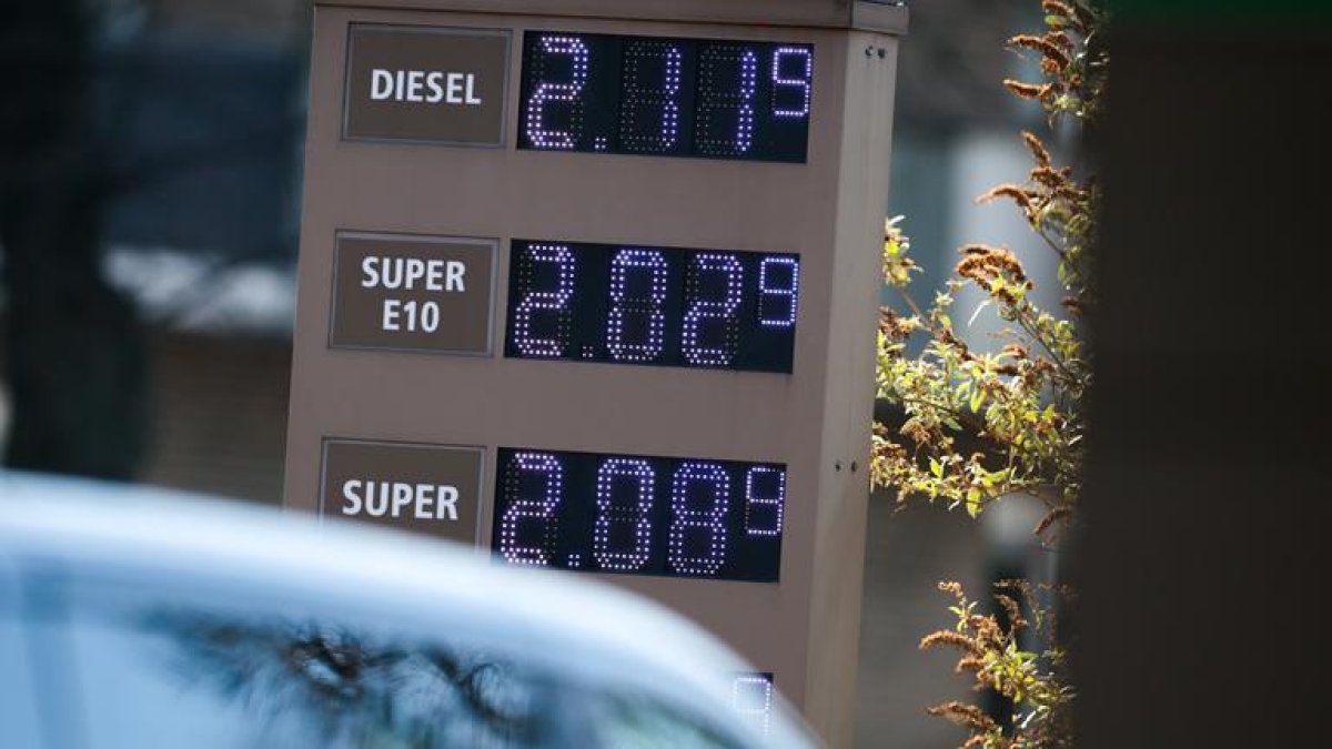 1 Chinh Phu Duc Giam Gia Xang Tu Ngay 0105 Tien Thuong Cho Nguoi Lao Dong Cung Se Duoc Mien Thue