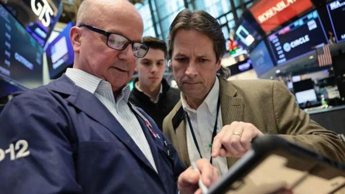 1 Chung Khoan My Cao Ky Luc Du Gia Dau Lai Vuot 100 Usdthung