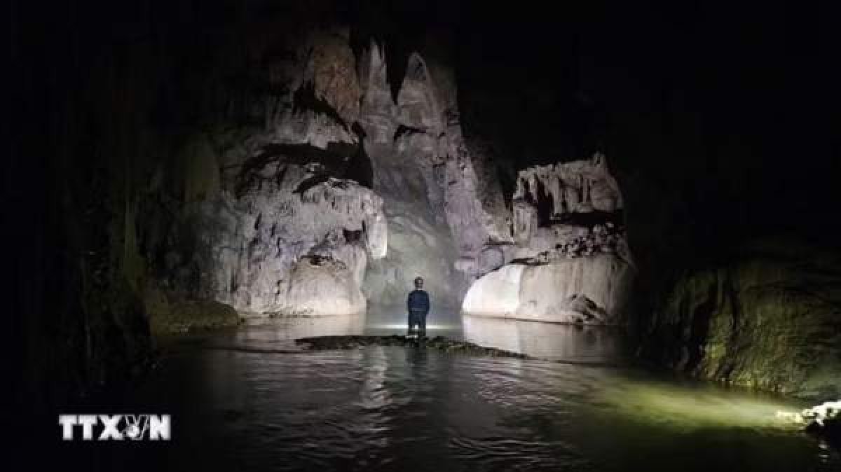 3 Ky Vi Nhung Hang Dong Vua Moi Duoc Phat Hien Tai Phong Nha Ke Bang