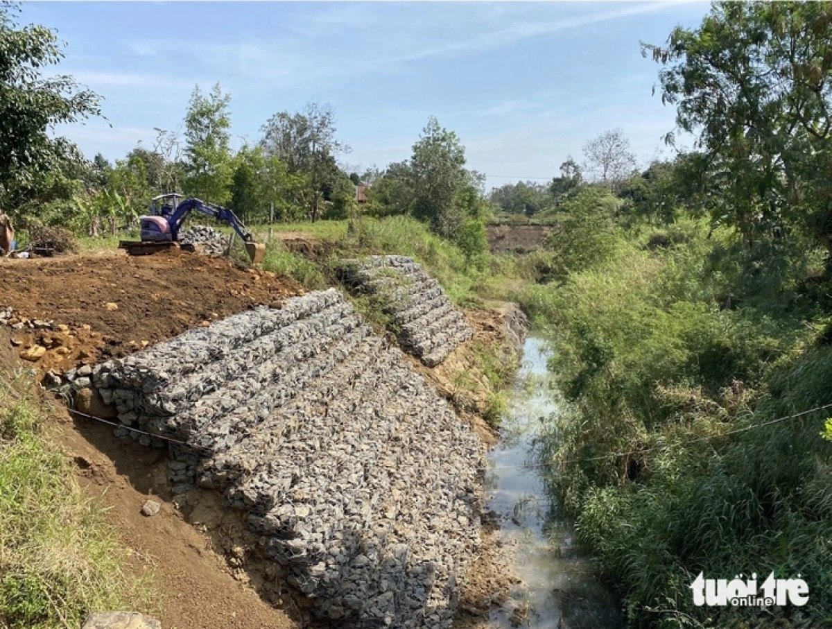 2 Xay Kenh 15 Ti Dong Roi Bo Hoang 10 Nam Nay Xin 50 Ti De Lap