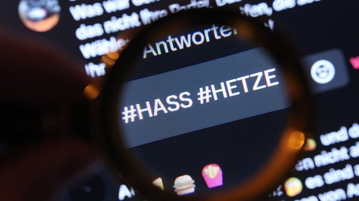 1 Duc Siet Chat Quan Ly Mang Xa Hoi Va Khoi Kien Hang Chuc Truong Hop Kich Dong Thu Ghet