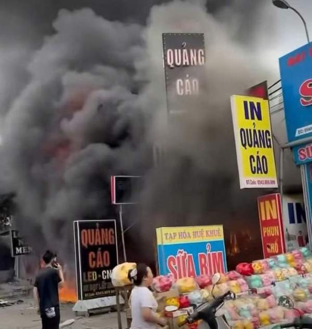 5 Hai Phong Chay Lon Thieu Rui Nhieu Gian Hang Khoi Boc Cao Hang Tram Met