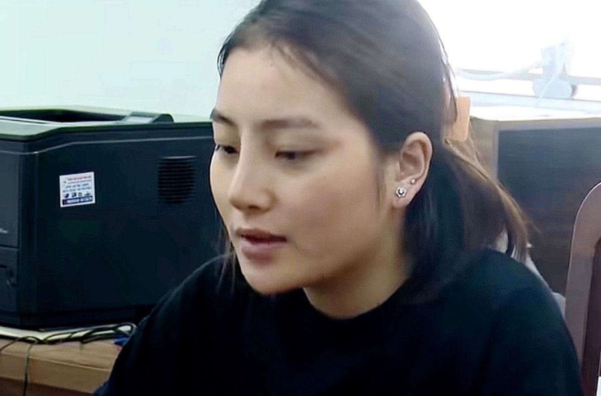 1 Me Be Gai 4 Tuoi Bi Bao Hanh Den Chet Toi Khong Xung Dang La Me