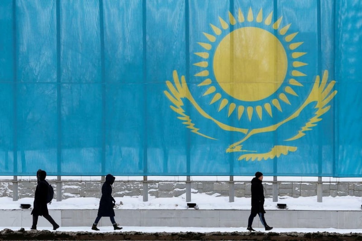 2 Kazakhstan Quyet Dinh Dung Nhap Khau Dien Tu Nga Va Buoc Ngoat Tu Chu Nang Luong Tai Trung A