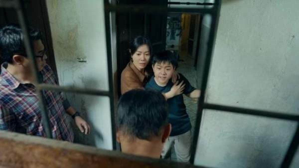 6 Chuyen Khu Tap The Cu Len Phim Duoi O Cua Sang Den