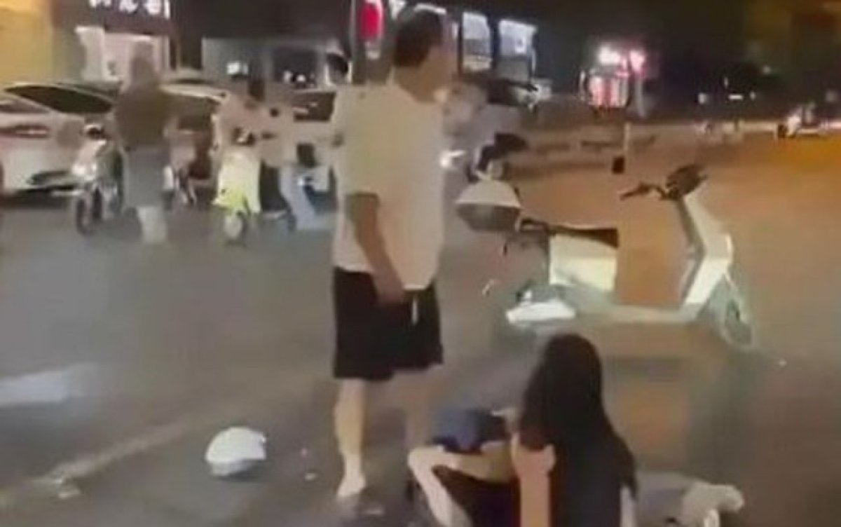 1 Bat Gian Ngoai Cua Khach San Con Ghen Cua Nguoi Chong Noi Len Cung Khong Dang So Bang Phan Ung Cua Co Vo