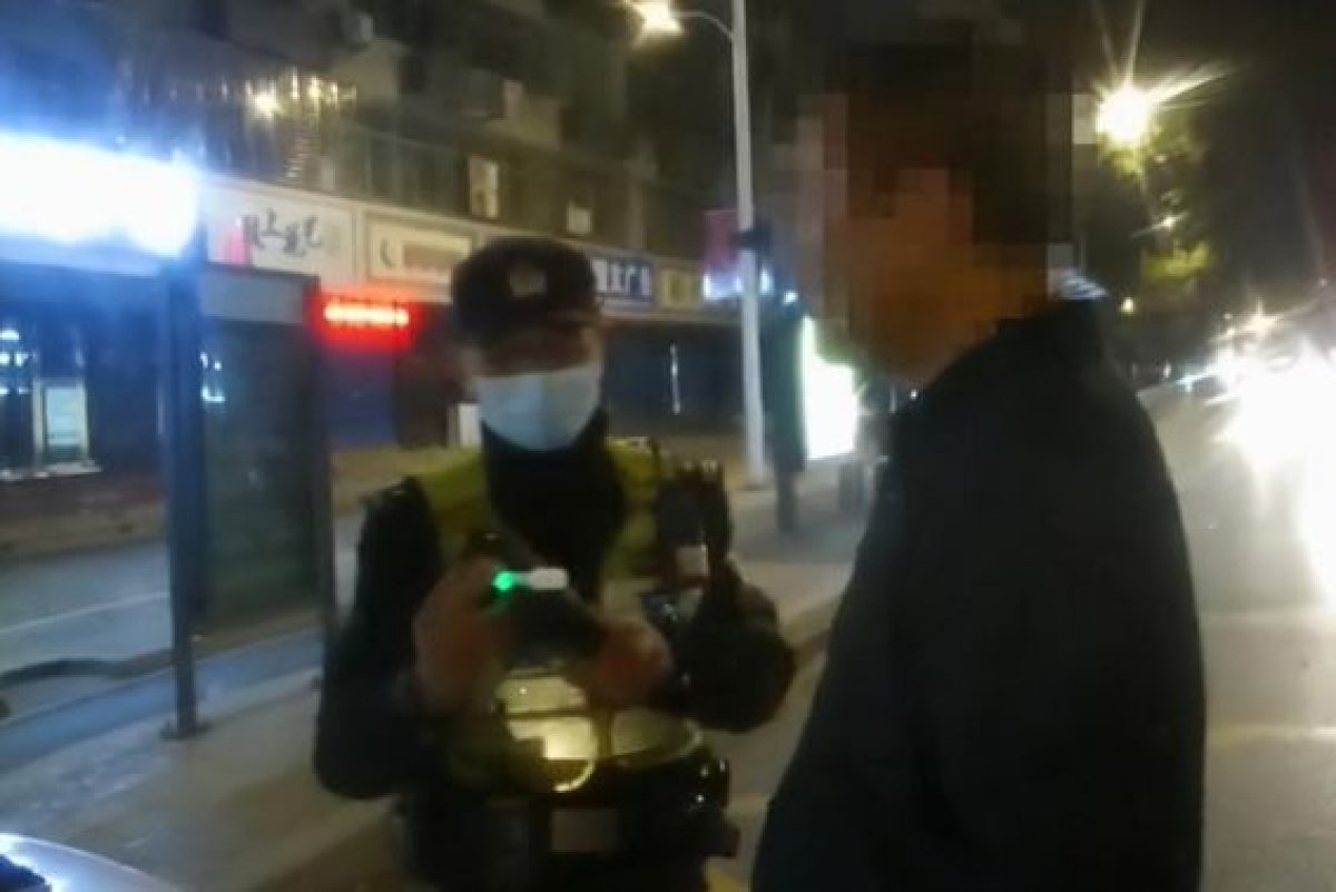 3 Bat Gian Ngoai Cua Khach San Con Ghen Cua Nguoi Chong Noi Len Cung Khong Dang So Bang Phan Ung Cua Co Vo