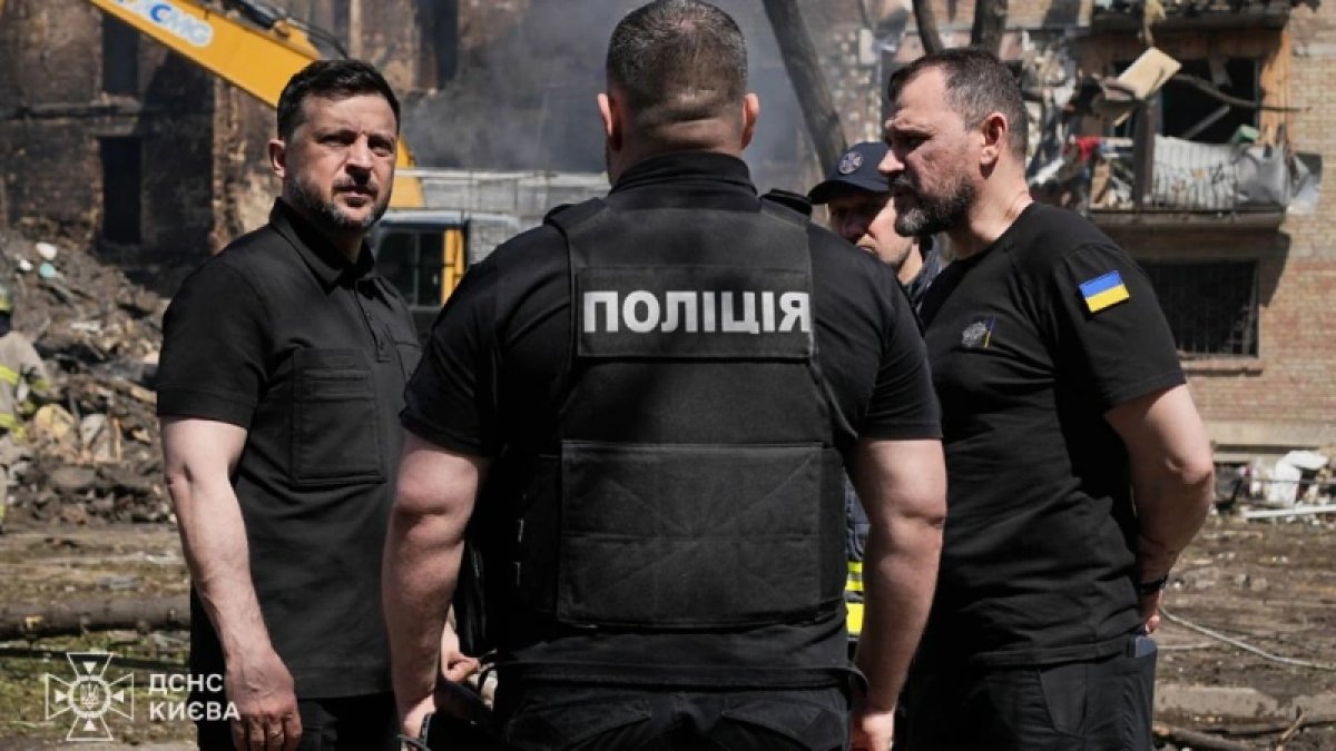 1 Eu Len An Nga Hu Doa Hat Nhan Sau Vu Doi Ten Lua Sieu Thanh Vao Kyiv