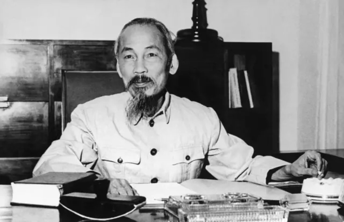 2 Thay Gi Tu Viec Bao Nhan Dan Go Bai Gioi Thieu Sach Chuyen Voi Thanh Ve Ho Chi Minh