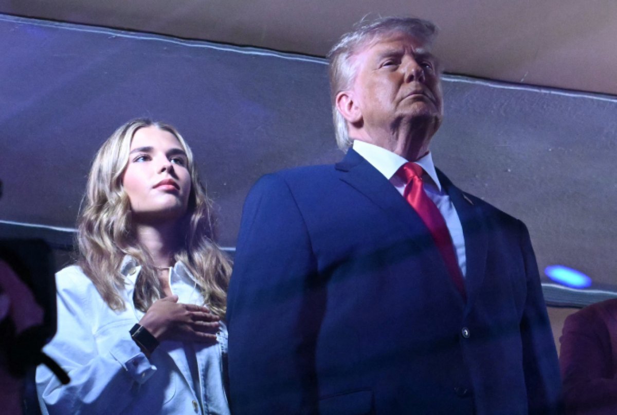 2 Hao Quang Cua Ong Trump Dan Phai Trong Gioi Giai Tri My