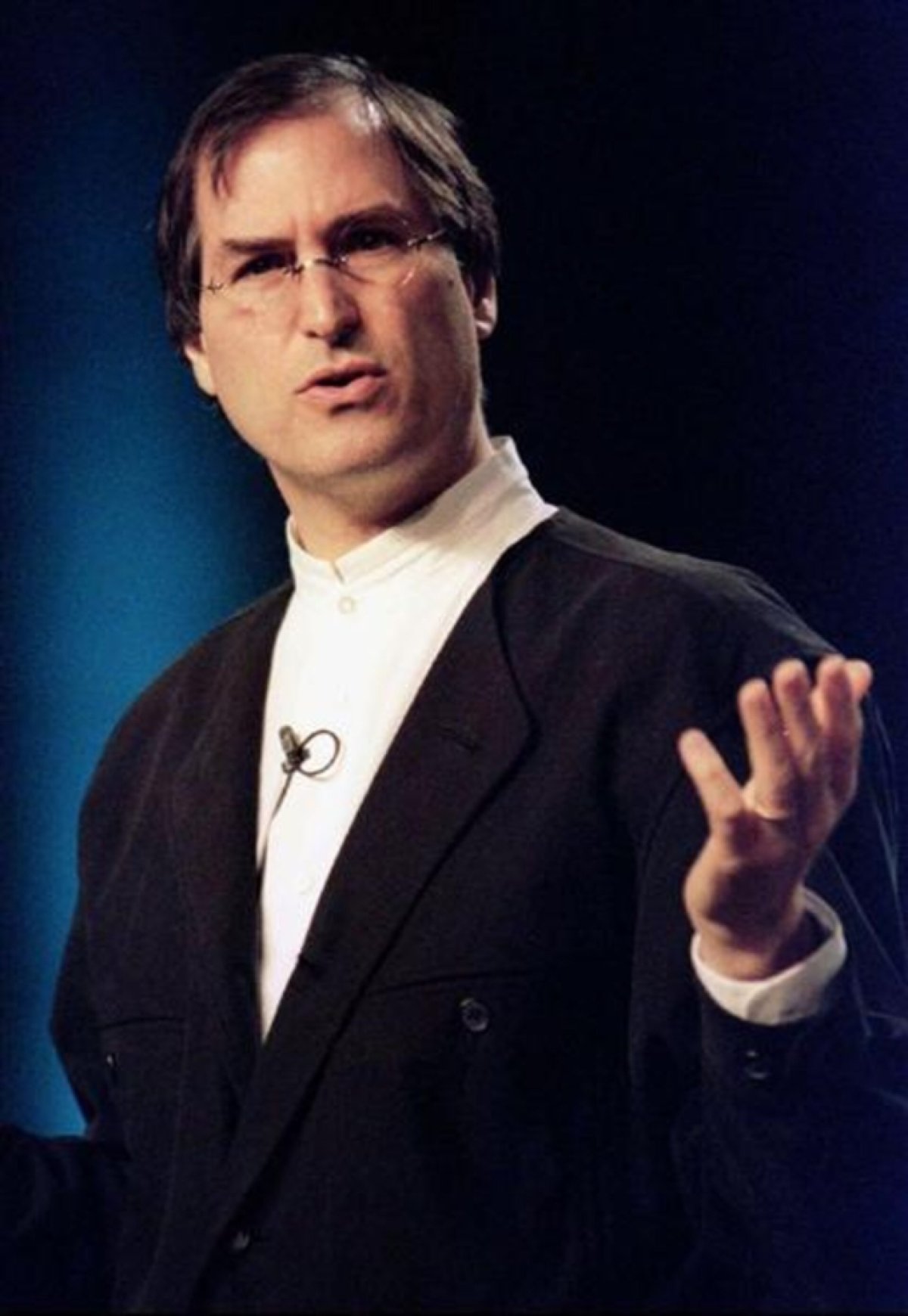 2 Steve Jobs Tu Dua Tre Bi Choi Bo Den Bieu Tuong Cong Nghe