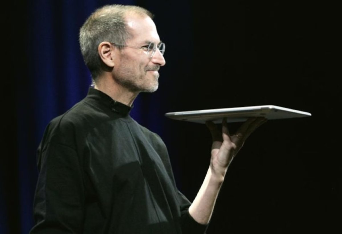 5 Steve Jobs Tu Dua Tre Bi Choi Bo Den Bieu Tuong Cong Nghe