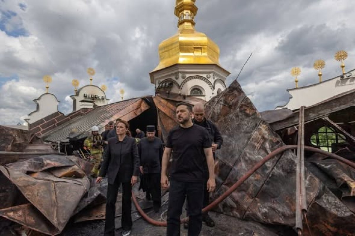 2 Nga Tan Cong Nha Tho Ngan Nam Tuoi O Kyiv Bieu Tuong Van Hoa Bi Thieu Rui